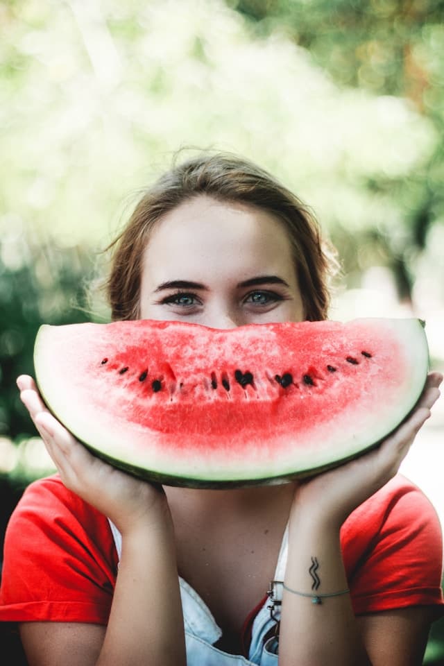 The Vital Role of Food and Water in Achieving Radiant Skin and a Healthy Body