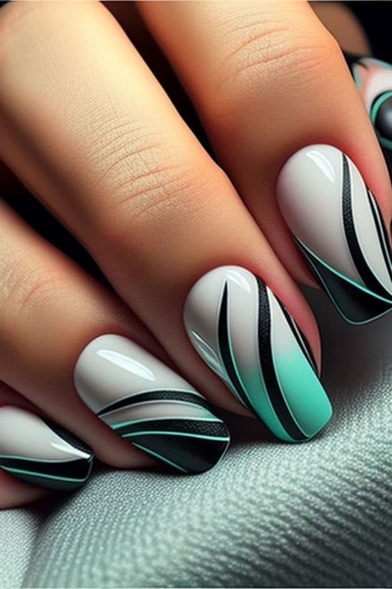 Nail Art Tendencies: From Subtle Shimmers to Bold Statements